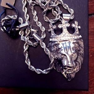 Silver Crowned Lion w/ rope chain necklace